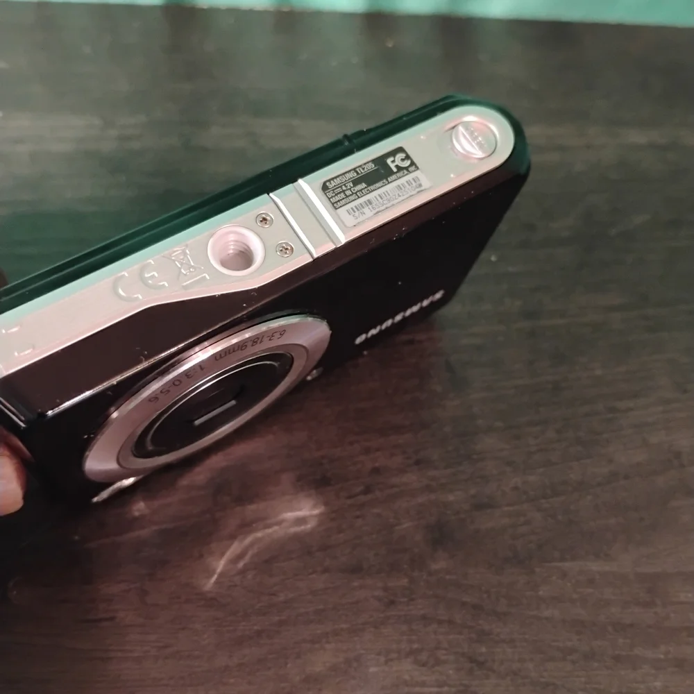 Samsung TL205 Zoom Lens Camera